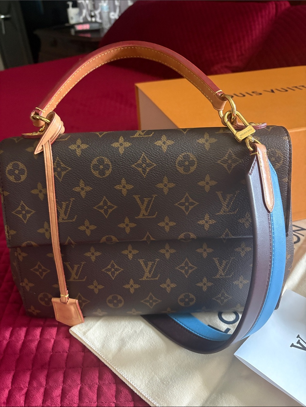 Louis Vuitton Cluny MM Monogram Canvas Messenger Bag with Blue Strap Accent - Picture 2 of 9